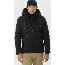 Ciemnozielona Kurtka Dodges. Zielone kurtki męskie Born2be, na zimę, xl, bez wzorów, z futra. Za 249,99 zł.