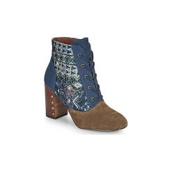 Botki Desigual HOLLY FLOWERS NAVAJO. Niebieskie botki damskie Desigual, bez obcasa, bez zapięcia. W wyprzedaży za 455,20 zł.