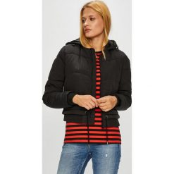 Only - Kurtka Aida. Czerwone kurtki damskie marki ONLY, s, z poliesteru, krótkie, z kapturem. W wyprzedaży za 89,90 zł.