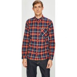 Tommy Jeans - Koszula. Czerwone koszule męskie Tommy Jeans, m, bez wzorów, z bawełny, casualowe, button down, z długim rękawem. W wyprzedaży za 219,90 zł.