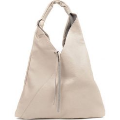 Skórzana torebka w kolorze jasnobeżowym - (S)47 x (W)35 cm. Brązowe torebki klasyczne damskie marki Wiosenny MUST HAVE, bez wzorów, ze skóry, na ramię, bez dodatków. W wyprzedaży za 269,95 zł.