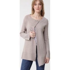 Beżowy Kardigan Starrie. Brązowe swetry damskie Born2be, xl, bez wzorów. Za 89,99 zł.