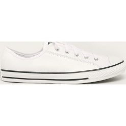 Converse - Tenisówki skórzane. Białe trampki i tenisówki damskie Converse, bez wzorów, ze skóry, na sznurówki. Za 329,90 zł.