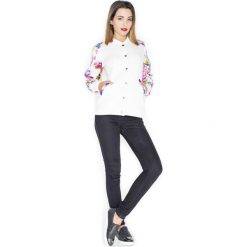 Ecru Kurtka Typu Bomber z Rękawami w Kwiatki. Czarne kurtki damskie KATRUS, xl, w kwiaty, z poliesteru, bez kaptura. Za 159,90 zł.