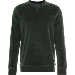 Samsøe & Samsøe ALFONSO Bluza climbing ivy. Zielone bluzy męskie marki Samsøe & Samsøe, xxl, bez wzorów, z bawełny, bez kołnierzyka, bez rękawów, bez kaptura. Za 369,00 zł.