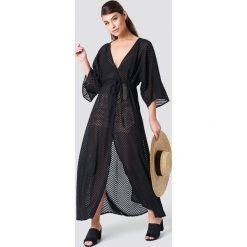 NA-KD Boho Sukienka-płaszcz z szyfonu - Black. Czarne płaszcze damskie marki NA-KD Boho, z szyfonu, boho. W wyprzedaży za 80,97 zł.