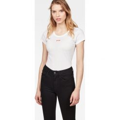 G-Star Raw - Top. Czerwone topy damskie marki G-Star RAW, s, z bawełny, retro, z okrągłym kołnierzem, z krótkim rękawem. W wyprzedaży za 79,90 zł.