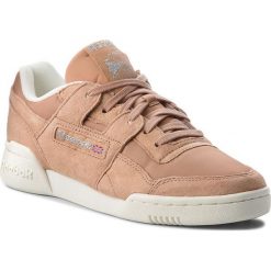 Buty Reebok - Workout Lo Plus CN3835 Bare Brown/Chlk/Silver. Pomarańczowe buty sportowe damskie Reebok, na co dzień, bez wzorów, ze skóry, bez obcasa, na płaskiej podeszwie, bez zapięcia. W wyprzedaży za 279,00 zł.