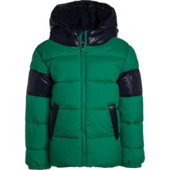 Benetton JACKET Kurtka zimowa green. Zielone kurtki męskie Benetton, na zimę, z poliesteru. W wyprzedaży za 156,75 zł.