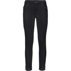 Spodnie 7/8 Skinny ze sznurowaniem bonprix czarny. Czarne spodnie damskie bonprix, bez wzorów. Za 109,99 zł.