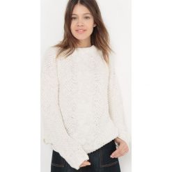 Kardigany damskie: Sweter z warkoczami na guziki, okrągły dekolt