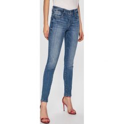 Guess Jeans - Jeansy. Niebieskie jeansy damskie Guess Jeans, m, z aplikacjami, z elastanu. Za 369,90 zł.