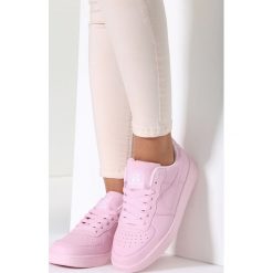 Różowe Buty Sportowe Water Meloon. Czerwone buty sportowe damskie marki vices, z materiału. Za 59,99 zł.