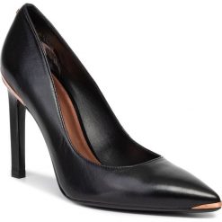 Szpilki TED BAKER - Melni 159902 Black. Czarne półbuty damskie Ted Baker, bez wzorów, ze skóry, bez obcasa, na obcasie, bez zapięcia. Za 719,00 zł.