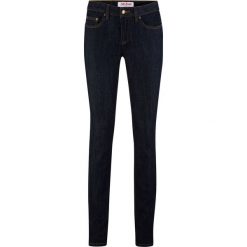 Wygodne dżinsy ze stretchem SKINNY bonprix ciemnoniebieski. Niebieskie jeansy damskie bonprix. Za 69,99 zł.