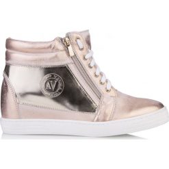 Sneakersy różowe na koturnie. Różowe trampki i tenisówki damskie Arturo Vicci, ze skóry. Za 179,40 zł.