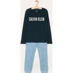 Calvin Klein Underwear - Piżama dziecięca 128-176 cm. Niebieskie piżamy chłopięce Calvin Klein Underwear, z nadrukiem, z bawełny, bez rękawów. W wyprzedaży za 189,90 zł.