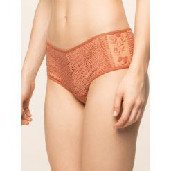 Figi klasyczne Passionata Holala P55040. Różowe figi damskie Passionata, bez wzorów, z elastanu. W wyprzedaży za 89,00 zł.