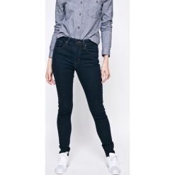 Levi's - Jeansy 721. Brązowe jeansy damskie rurki marki Levi's®, z podwyższonym stanem. W wyprzedaży za 239,90 zł.