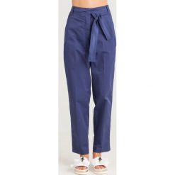 SPODNIE DANDY Sportmax Code. Niebieskie spodnie damskie w paski, z elastanu, z podwyższonym stanem. Za 405,00 zł.