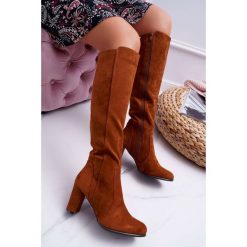Damskie Kozaki Sergio Leone Zamszowe Camel KZ275. Brązowe kozaki damskie Sergio Leone, na imprezę, z zamszu, klasyczne, na niskim obcasie, na słupku, bez zapięcia. Za 159,00 zł.