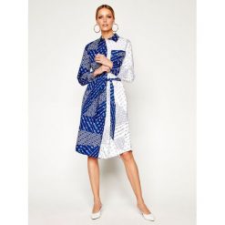 Sukienka koszulowa TOMMY HILFIGER Millie WW0WW27460. Niebieskie sukienki damskie TOMMY HILFIGER, bez wzorów, z bawełny, z koszulowym kołnierzykiem, bez rękawów, koszulowe. W wyprzedaży za 489,00 zł.