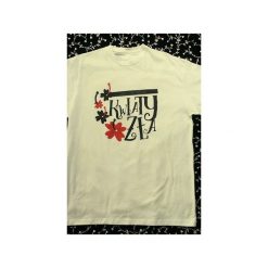 „Kwiaty Zła”. Białe t-shirty damskie Kurdemol, s, w kwiaty, z dresówki, z dekoltem na plecach. Za 69,00 zł.