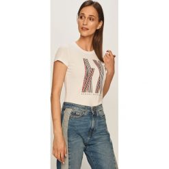 Armani Exchange - T-shirt. Białe bluzki damskie Armani Exchange, s, z nadrukiem, z dzianiny, casualowe, z okrągłym kołnierzem, z krótkim rękawem. Za 239,90 zł.