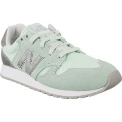 New Balance zielone Wl520snb. Zielone trampki i tenisówki damskie New Balance, bez wzorów, ze skóry, bez zapięcia. W wyprzedaży za 319,00 zł.