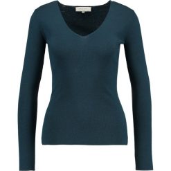 Swetry klasyczne damskie: Selected Femme SFLUSIA VNECK Sweter reflecting pond