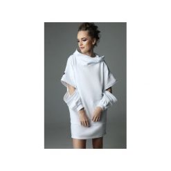 Sukienka Holey Freak - biała. Białe sukienki damskie marki Madnezz, s, z aplikacjami, z elastanu, z kapturem, bez rękawów. Za 289,00 zł.