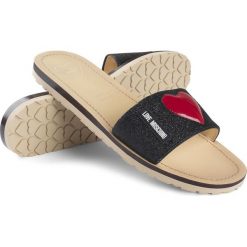 Klapki Love Moschino. Czerwone klapki damskie . Za 249,00 zł.