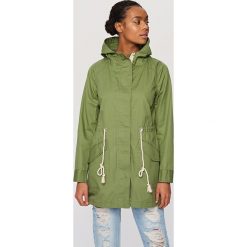 Kurtka z kapturem - Khaki. Brązowe kurtki damskie Reserved, bez wzorów, z kapturem. W wyprzedaży za 79,99 zł.