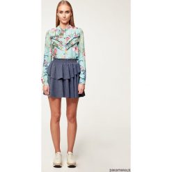 Koszula Cali. Koszule damskie Pakamera, bez wzorów, eleganckie, ze stójką, bez rękawów. Za 299,00 zł.