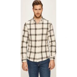 Wrangler - Koszula. Białe koszule męskie Wrangler, xxl, bez wzorów, z bawełny, klasyczne, z klasycznym kołnierzykiem, z długim rękawem. W wyprzedaży za 189,90 zł.
