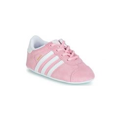 Buty Dziecko adidas GAZELLE CRIB. Różowe trampki dziewczęce Adidas, bez wzorów, bez zapięcia. Za 126,70 zł.