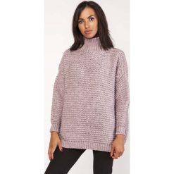 Różowy Ciepły Oversizowy Sweter z Golfem. Czerwone golfy damskie marki Molly.pl, na zimę, uniwersalny, z jeansu. Za 165,90 zł.