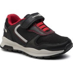 Sneakersy GEOX - J Cordian B.A J945DA 0MEFU C0048 S Black/Red. Czarne trampki chłopięce Geox, bez wzorów, ze skóry ekologicznej, na rzepy. W wyprzedaży za 159,00 zł.