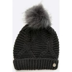 Guess Jeans - Czapka. Czarne czapki zimowe damskie Guess Jeans, z dzianiny. Za 169,90 zł.