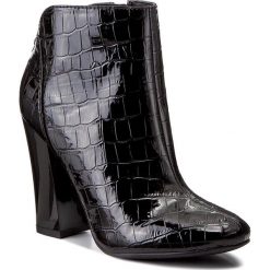 Botki GUESS - Luana2 FLLN23 PAC09 BLACK. Czarne buty zimowe damskie Guess, z lakierowanej skóry. W wyprzedaży za 389,00 zł.