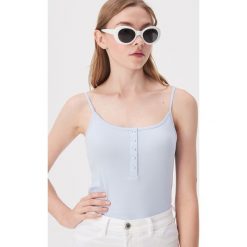 Krótki top basic - Niebieski. Niebieskie topy damskie Sinsay, s, bez wzorów, bez kołnierzyka. Za 14,99 zł.