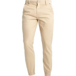 Joggery męskie: Publish JOGGER Spodnie materiałowe khaki