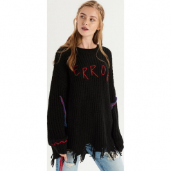 Sweter z kolorową aplikacją - Czarny. Czarne bez kategorii Sinsay. Za 99,99 zł.
