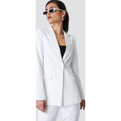 NA-KD Classic Dopasowana marynarka - White. Białe marynarki i żakiety damskie NA-KD Classic, z poliesteru. Za 222,95 zł.