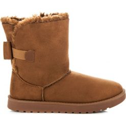 Zamszowe mukluki z kokardą NATALEE. Brązowe buty zimowe damskie Merg, z zamszu. Za 79,00 zł.