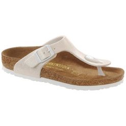 Japonki w kolorze białym. Białe klapki dziewczęce Birkenstock, z materiału. W wyprzedaży za 159,95 zł.