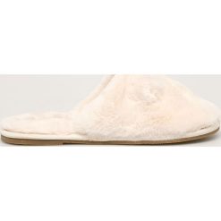 Vero Moda - Kapcie. Białe kapcie damskie Vero Moda, z materiału. W wyprzedaży za 69,90 zł.