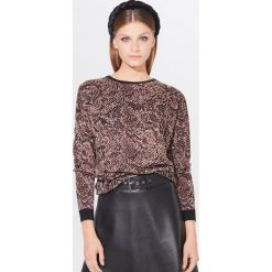 Sweter z motywem animal print - Bordowy. Czerwone swetry damskie Mohito, s, bez wzorów, bez rękawów, bez kaptura. Za 119,99 zł.