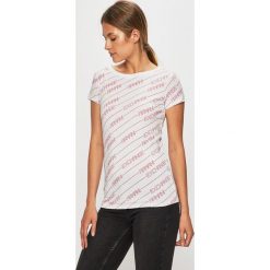 Armani Exchange - T-shirt. Białe t-shirty damskie Armani Exchange, s, bez wzorów, z bawełny, z okrągłym kołnierzem. W wyprzedaży za 139,90 zł.