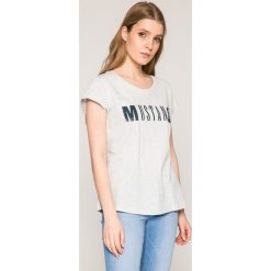 Mustang - Top. Szare topy damskie Mustang, s, z nadrukiem, z bawełny, z okrągłym kołnierzem. W wyprzedaży za 39,90 zł.